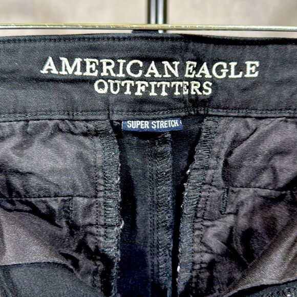 AEO Midi Twill Super Stretch Black Shorts - Picture 3 of 6